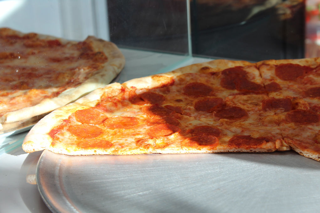JJ Pizza fresh pizzeria dish